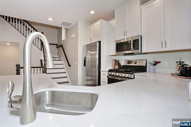 54 Harvest Way 605X, Little Falls, NJ 07424