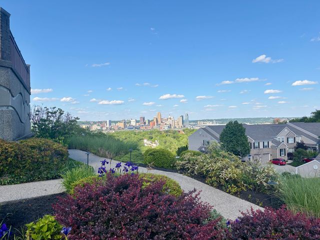 323 Skyview Court, Ludlow, KY 41016