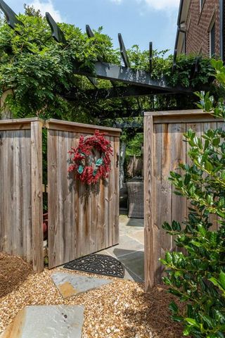 3734 Paige NE Way 10, Atlanta, GA 30319