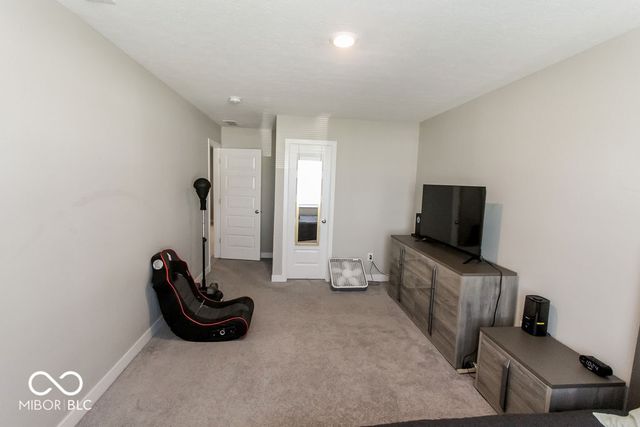 9575 Crossfield Road, Avon, IN 46123