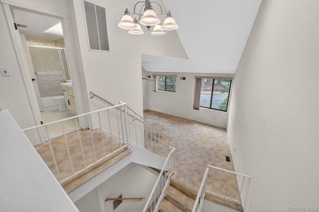 169 Treetop Circle, Nanuet, NY 10954