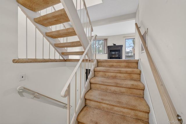 169 Treetop Circle, Nanuet, NY 10954