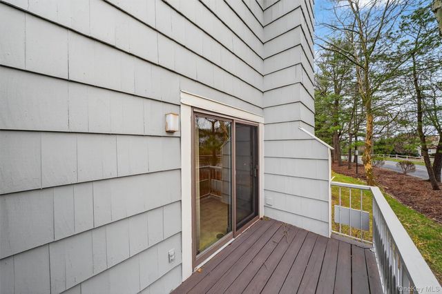 169 Treetop Circle, Nanuet, NY 10954