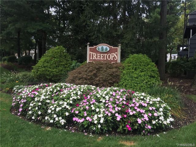 169 Treetop Circle, Nanuet, NY 10954