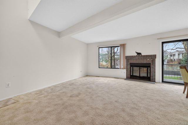 169 Treetop Circle, Nanuet, NY 10954