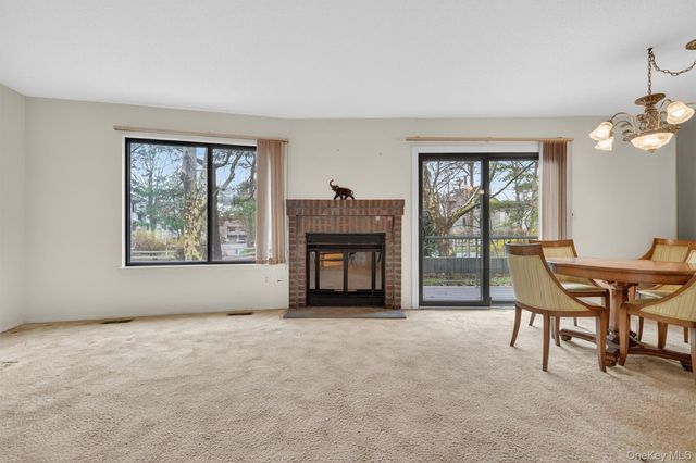 169 Treetop Circle, Nanuet, NY 10954