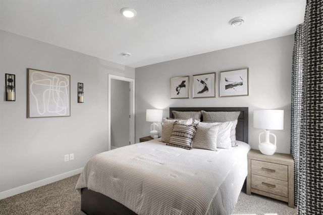 2115 Highview Ridge Court, Shakopee, MN 55379