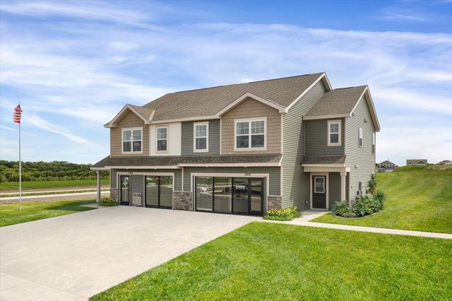 2115 Highview Ridge Court, Shakopee, MN 55379