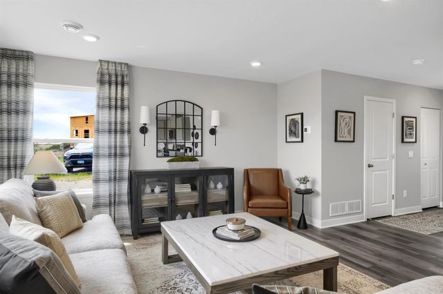 2115 Highview Ridge Court, Shakopee, MN 55379