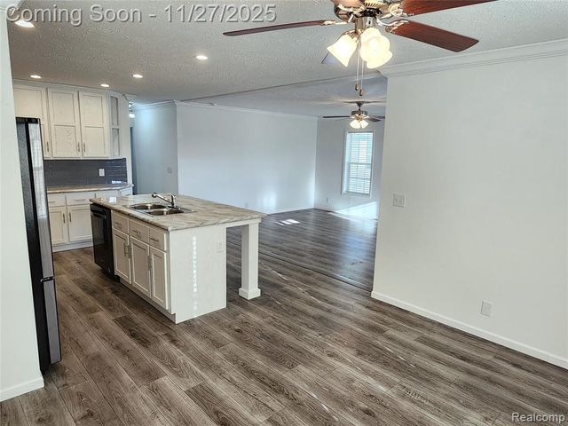 650 W Adrian Street, Blissfield, MI 49228