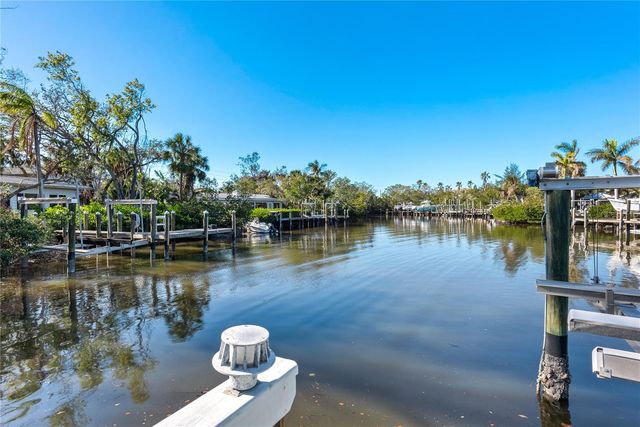 1221 S BASIN LANE, Sarasota, FL 34242