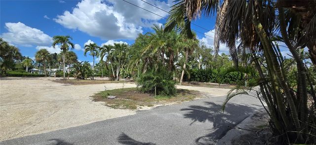 1221 S BASIN LANE, Sarasota, FL 34242