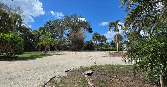 1221 S BASIN LANE, Sarasota, FL 34242