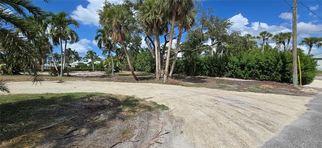 1221 S BASIN LANE, Sarasota, FL 34242