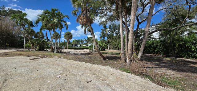 1221 S BASIN LANE, Sarasota, FL 34242