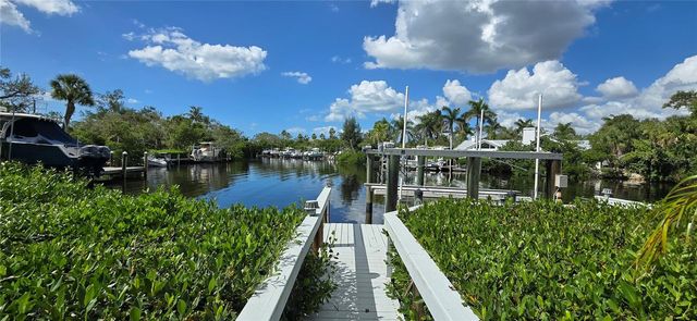 1221 S BASIN LANE, Sarasota, FL 34242