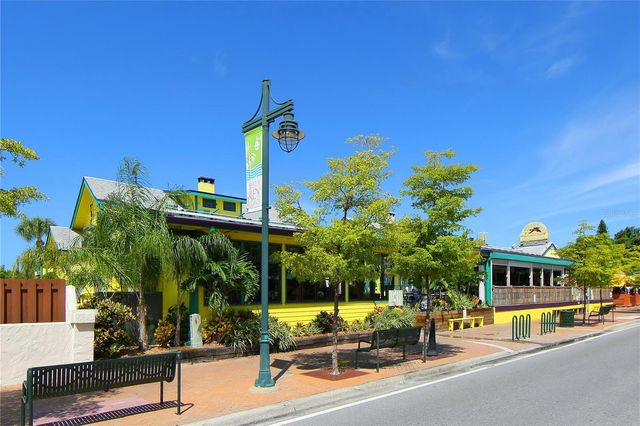 1221 S BASIN LANE, Sarasota, FL 34242