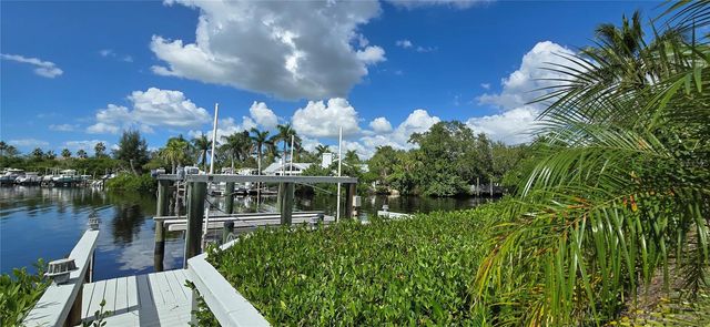 1221 S BASIN LANE, Sarasota, FL 34242