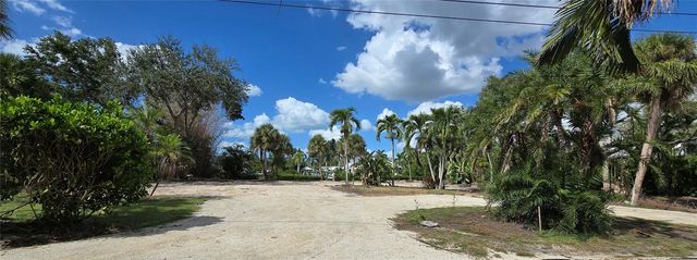 1221 S BASIN LANE, Sarasota, FL 34242