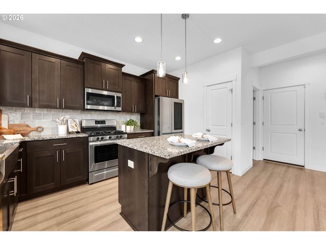 1806 Ne 11TH Ave, Battle Ground, WA 98604