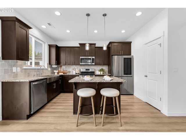 1806 Ne 11TH Ave, Battle Ground, WA 98604