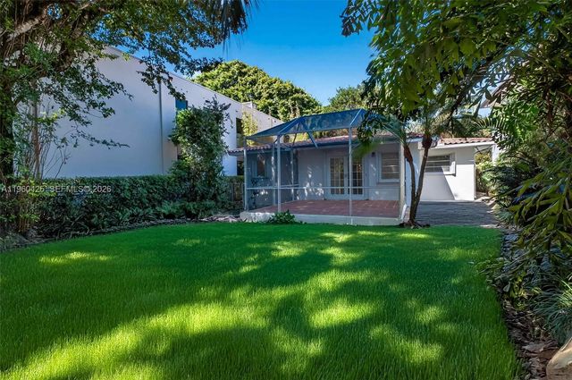 5210 SW 72nd St, Miami, FL 33155