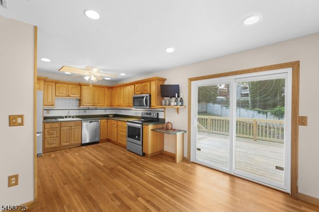 14 Eugene Rd, Hopatcong Boro, NJ 07843