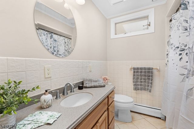 14 Eugene Rd, Hopatcong Boro, NJ 07843