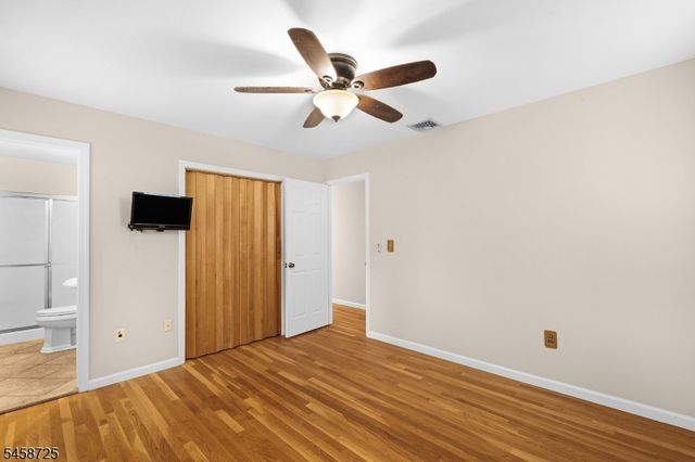 14 Eugene Rd, Hopatcong Boro, NJ 07843