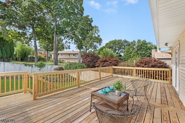 14 Eugene Rd, Hopatcong Boro, NJ 07843