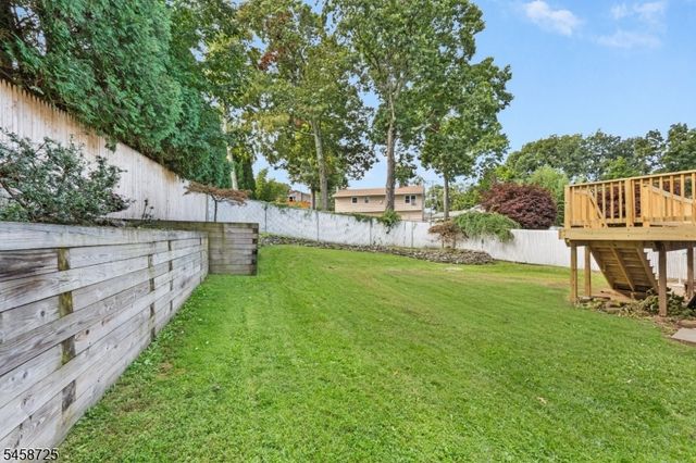 14 Eugene Rd, Hopatcong Boro, NJ 07843