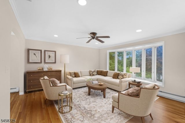 14 Eugene Rd, Hopatcong Boro, NJ 07843
