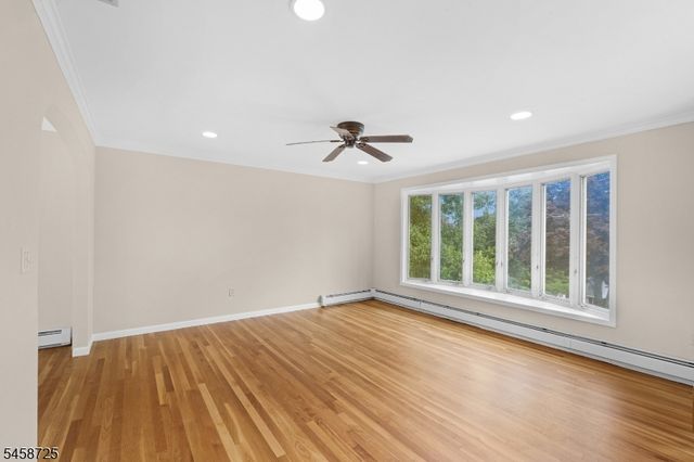 14 Eugene Rd, Hopatcong Boro, NJ 07843