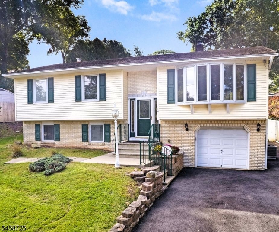 14 Eugene Rd, Hopatcong Boro, NJ 07843 — photo 4