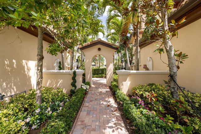 111 Tresana Boulevard 27, Jupiter, FL 33478
