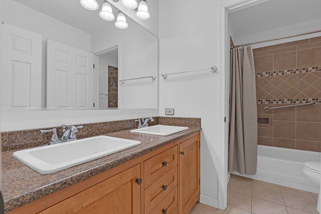 2324 Tracy Lane, Algonquin, IL 60102