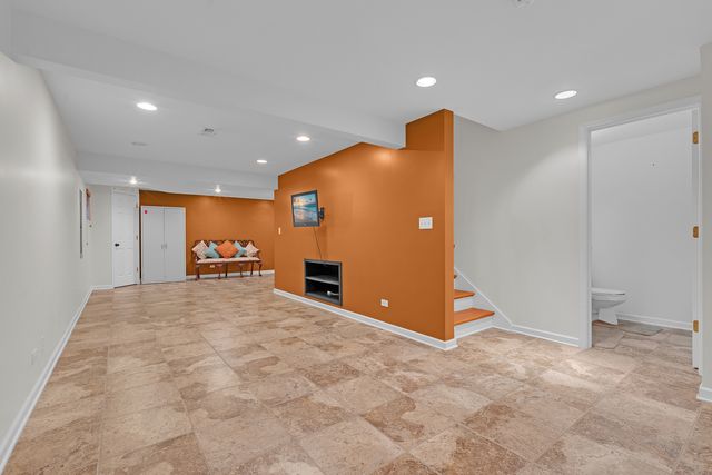 2324 Tracy Lane, Algonquin, IL 60102