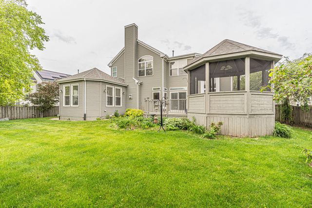 2324 Tracy Lane, Algonquin, IL 60102