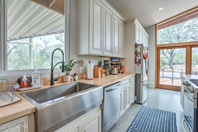 1010 W San Miguel Circle, Tucson, AZ 85704