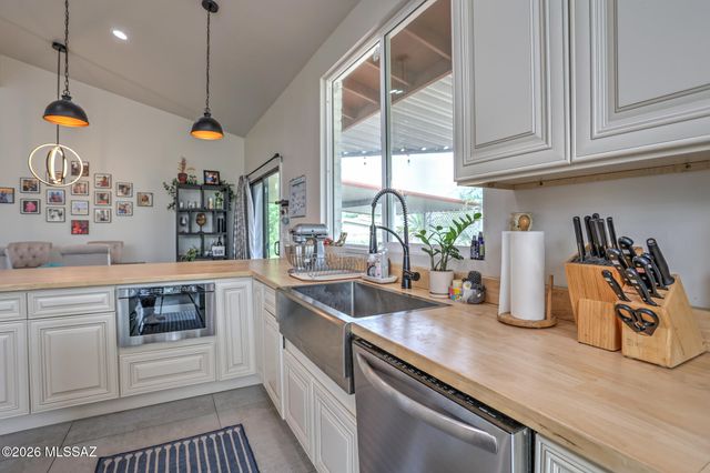 1010 W San Miguel Circle, Tucson, AZ 85704