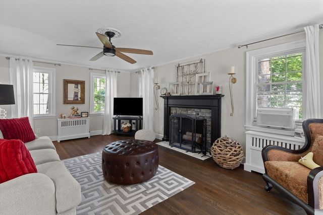 700 Grove St, Worcester, MA 01605