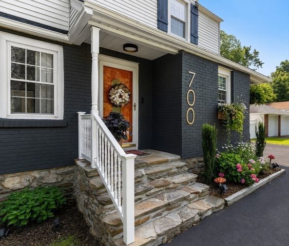 700 Grove St, Worcester, MA 01605