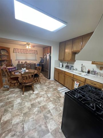 5801 Estes Avenue, Forest Hill, TX 76119