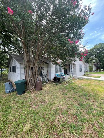 5801 Estes Avenue, Forest Hill, TX 76119