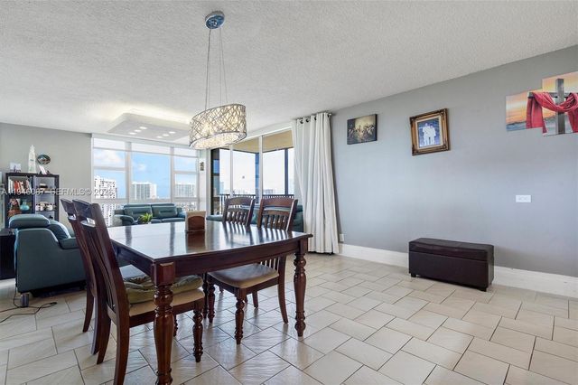 20379 W Country Club Drive 1933, Aventura, FL 33180
