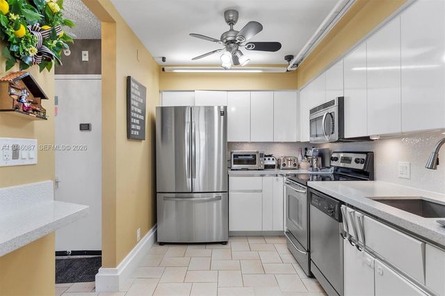 20379 W Country Club Drive 1933, Aventura, FL 33180