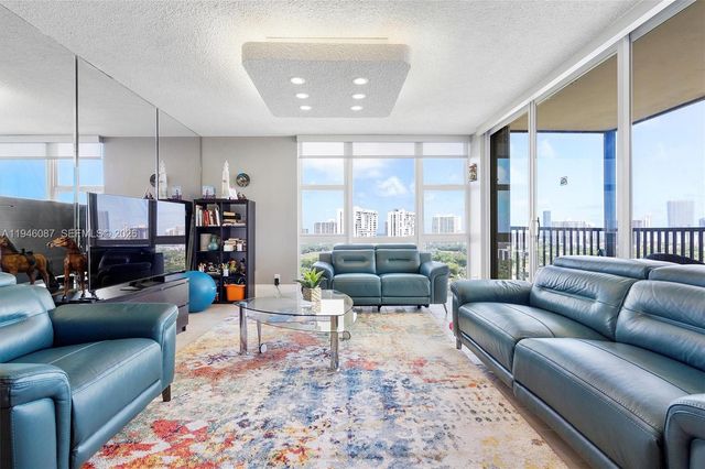 20379 W Country Club Drive 1933, Aventura, FL 33180