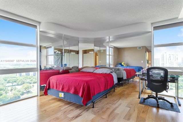 20379 W Country Club Drive 1933, Aventura, FL 33180