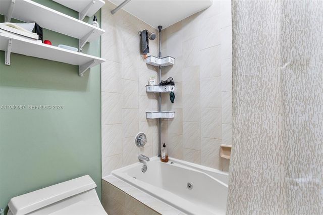 20379 W Country Club Drive 1933, Aventura, FL 33180