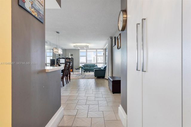 20379 W Country Club Drive 1933, Aventura, FL 33180